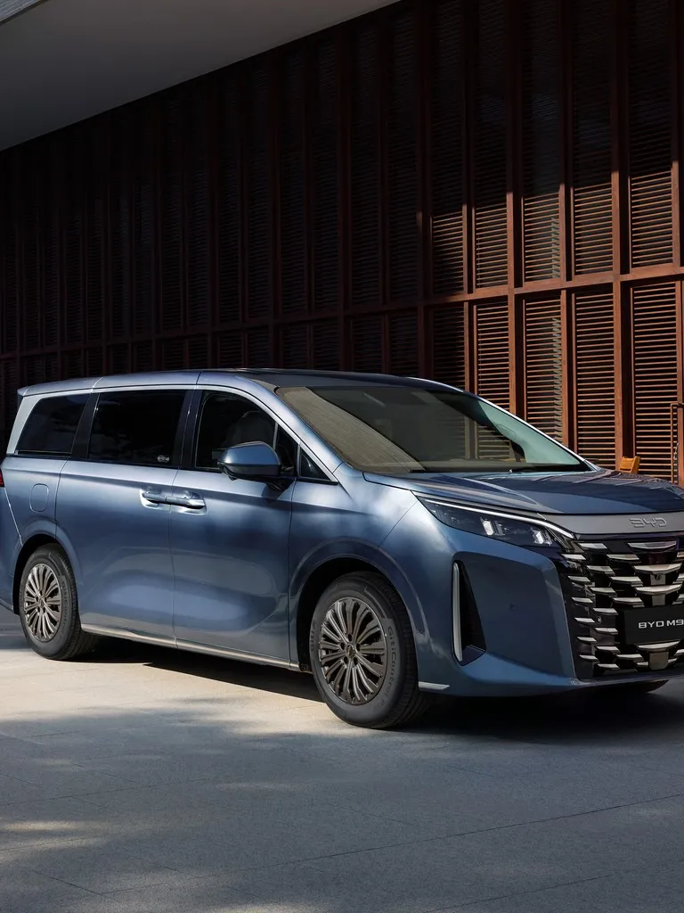 BYD M9 DM-i - Phiên bản di động