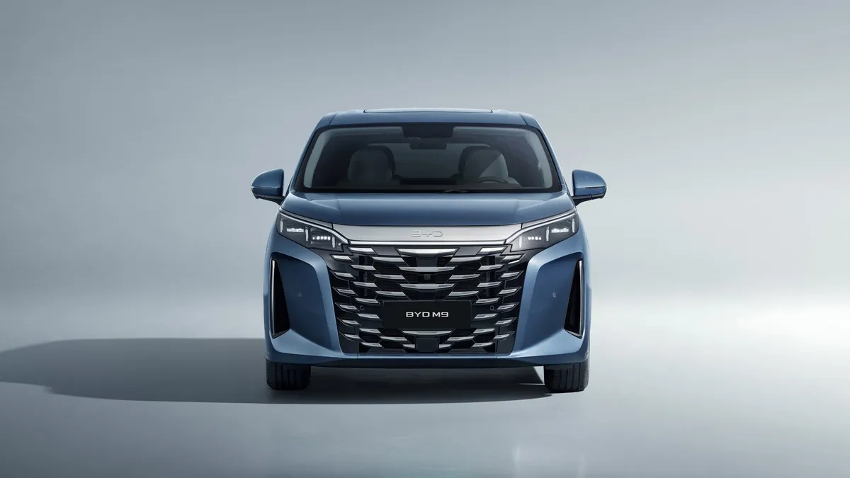 BYD M9 DM-i ngoại thất mặt trước